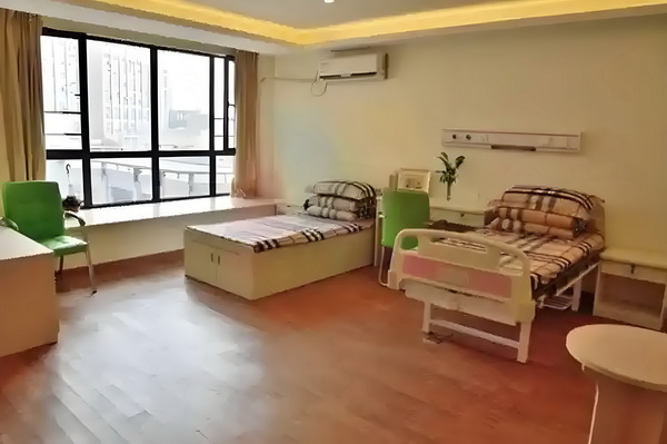 应届生迁户口到深圳多久_这该颁什么奖？64岁马特乌斯携26岁女友出席金球奖颁奖典礼 被安现后员发检人拦下